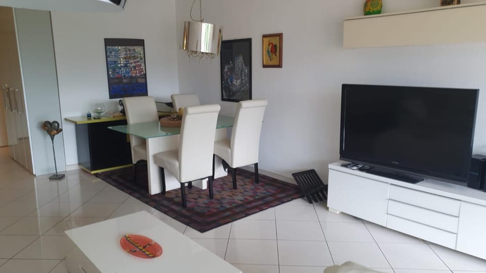 TV and multimedia, Dining area