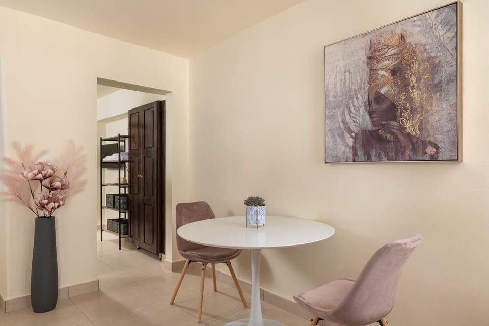 Kitchen or kitchenette, Living room, Seating area, Dining area, kitchen, kitchen