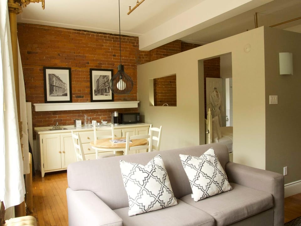 Kitchen or kitchenette, Living room, Dining area