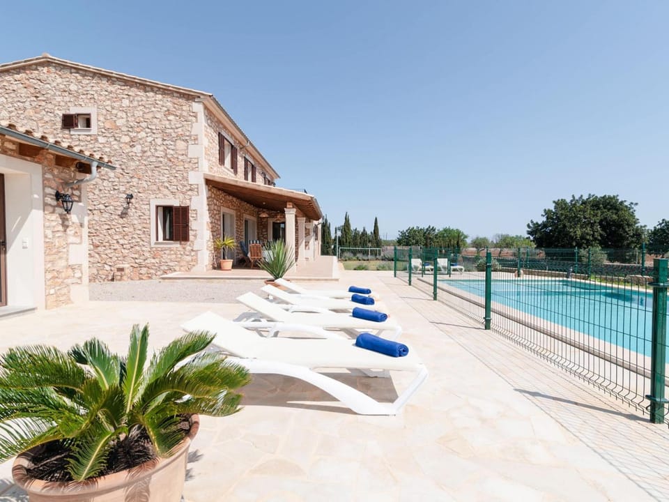 Property building, Swimming pool, Swimming pool