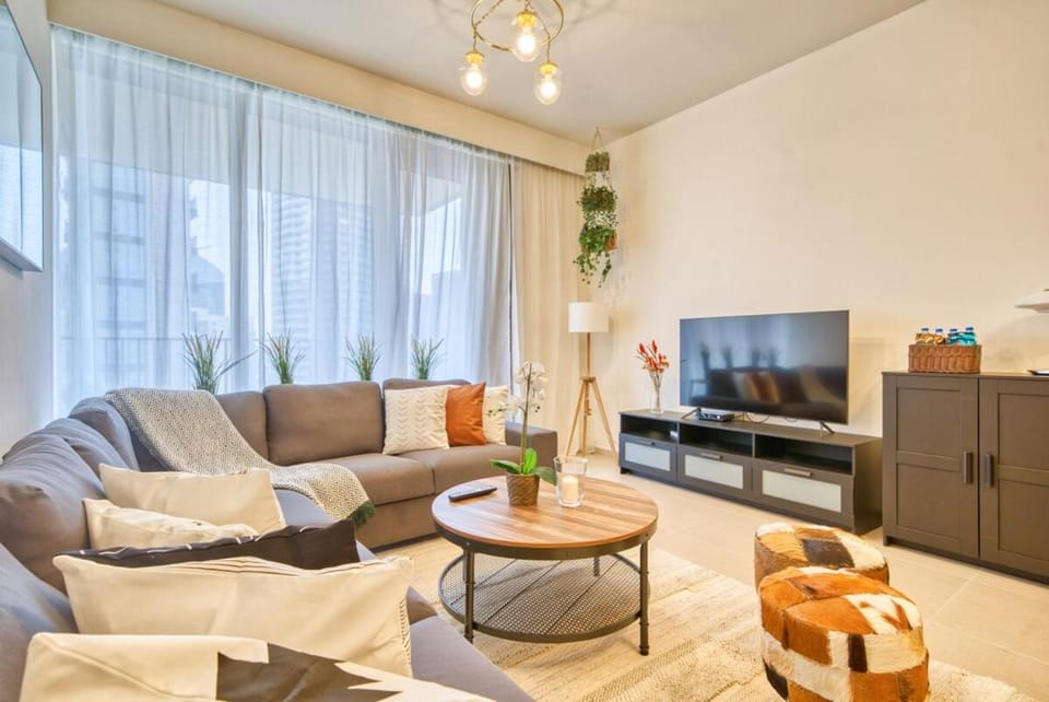 Incredible Views From This Classy Apt With Terrace Apartment in Dubai