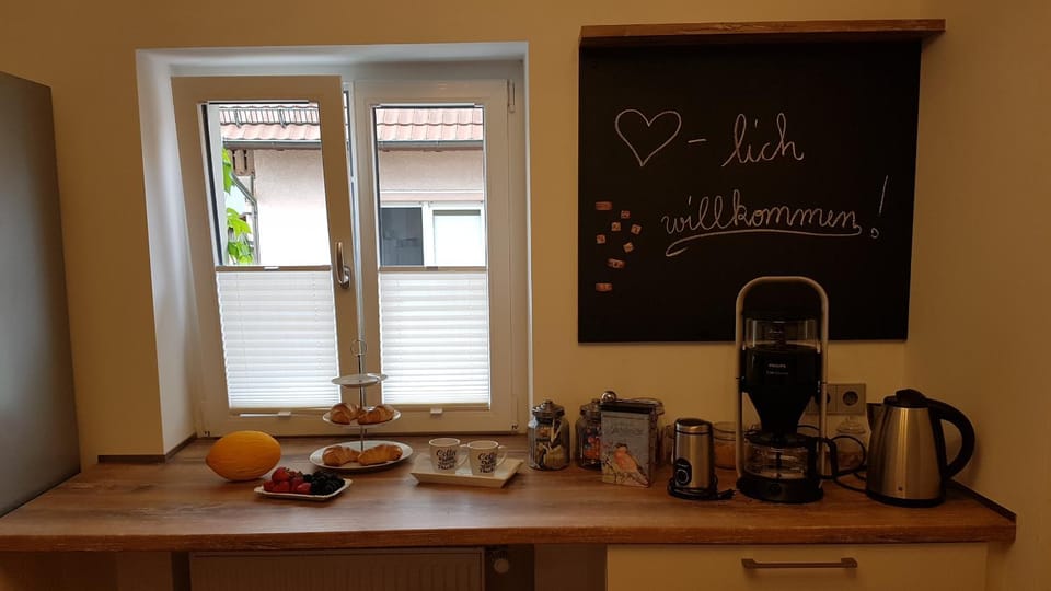 Coffee/tea facilities, kitchen