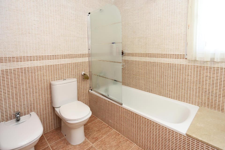 AT131 Aire acondicionado, comunidad con piscina, playa a 800m Villa in Creixell