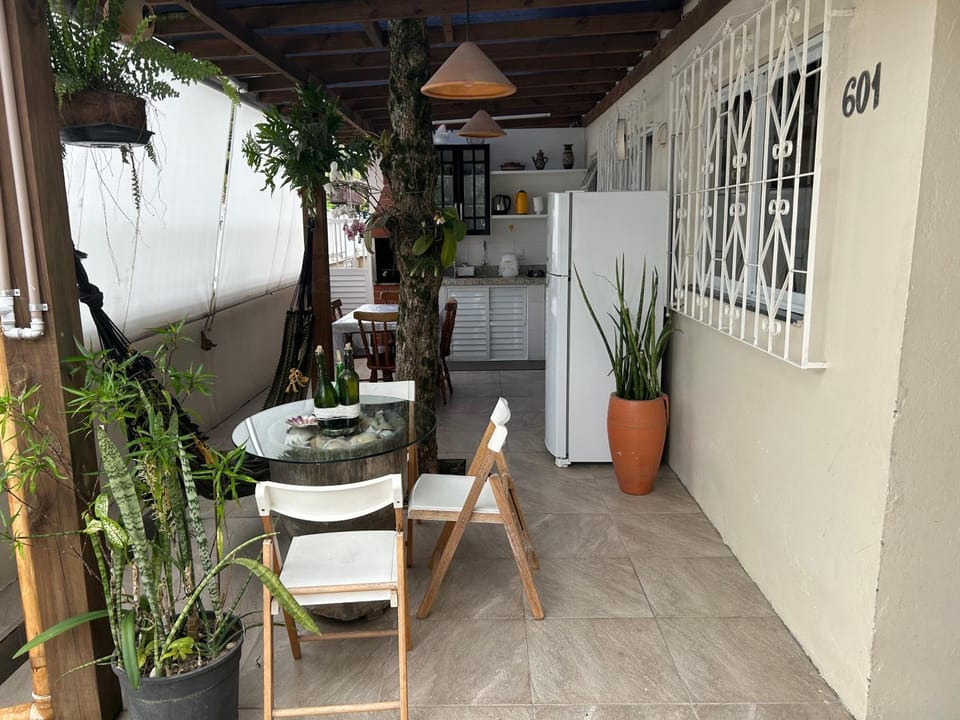 CASA DA ARVORE Rua Pescada Amarela House in Bombinhas
