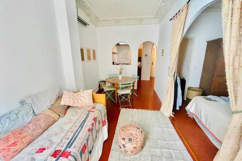 Living room, Photo of the whole room, Seating area