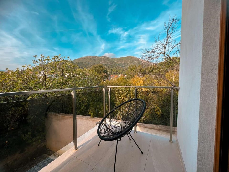 Day, Balcony/Terrace, Mountain view