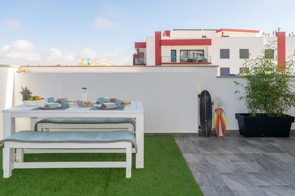 Off site, Balcony/Terrace
