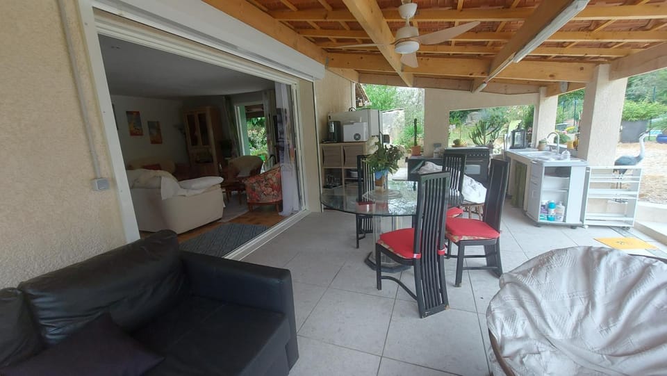 Villa à Restinclières dans cadre exceptionnel de verdure entre Montpellier et Nîmes à 1/2h des plages House in Occitanie