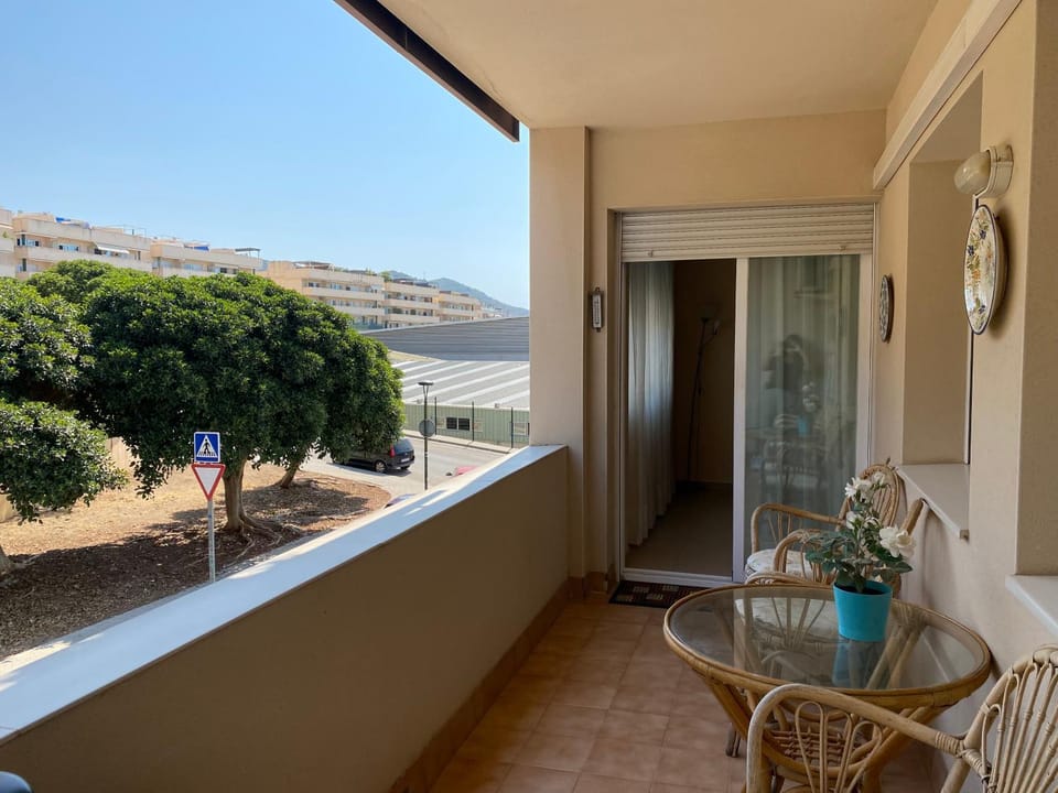 Balcony/Terrace, Mountain view
