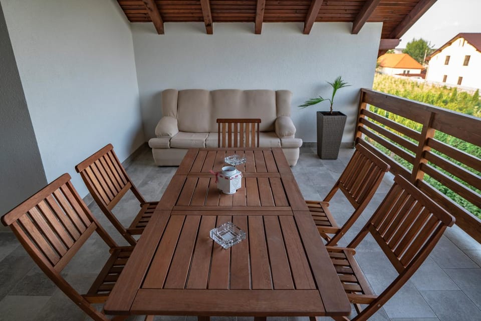 Day, View (from property/room), Balcony/Terrace, Seating area, Dining area