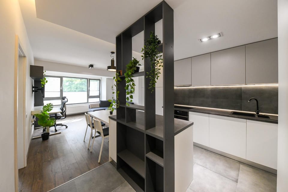 Dining area, kitchen