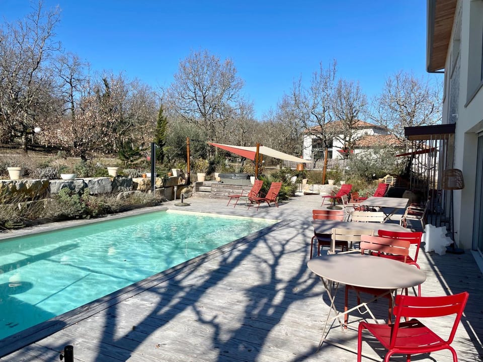 Patio, Pool view, Swimming pool, sunbed