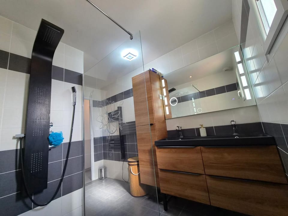Chambre climatisée tarif NGE Bed and Breakfast in Occitanie