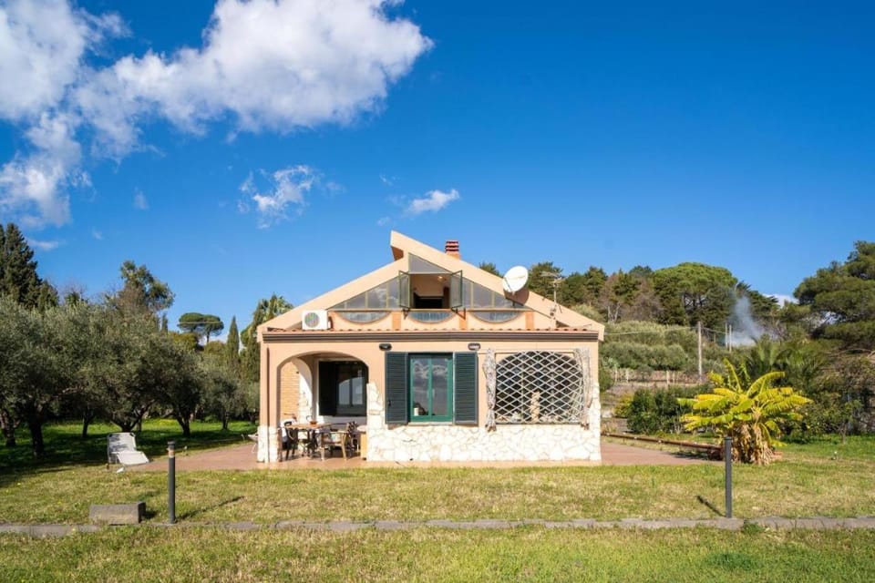 Property building, Day, Garden