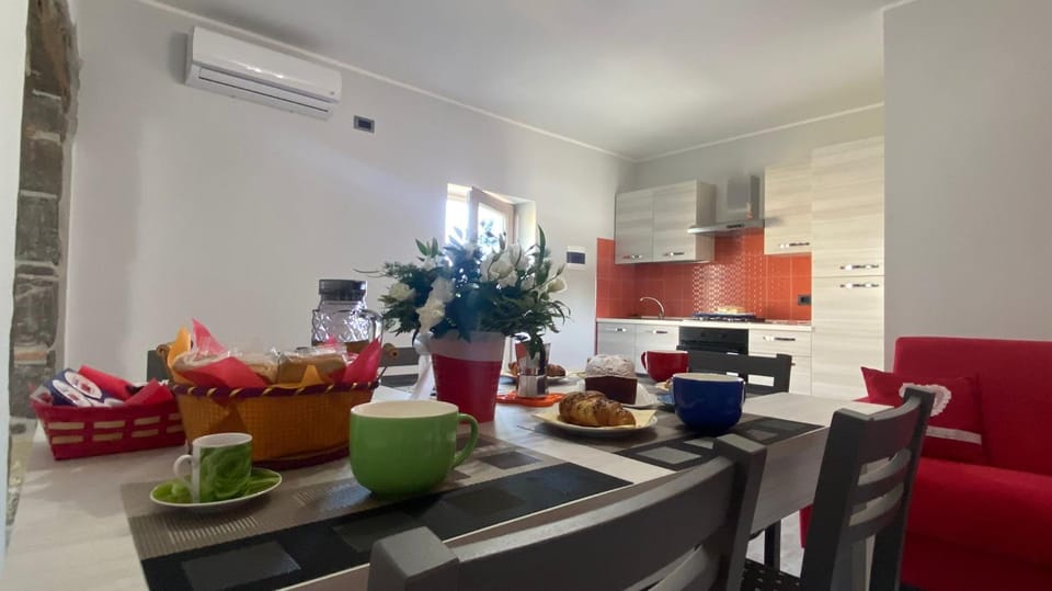 Dining area, Breakfast