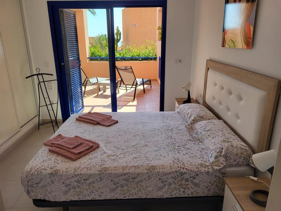 Bed, Balcony/Terrace, Photo of the whole room, Bedroom