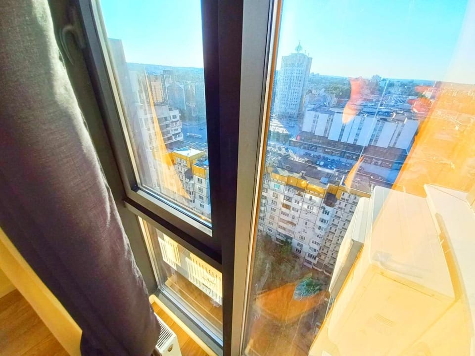 Day, View (from property/room), City view