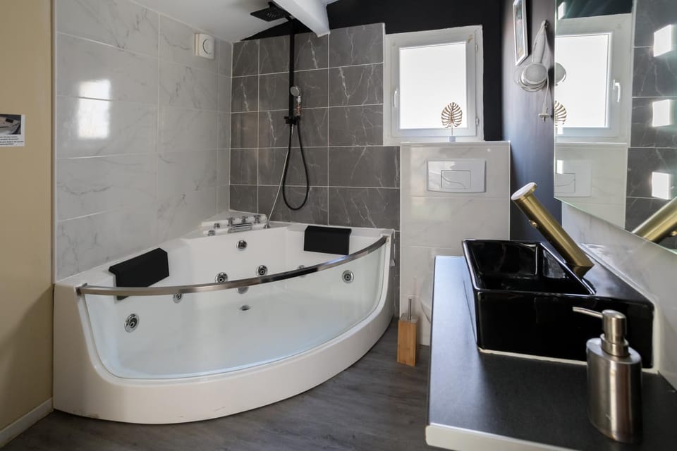 Hot Tub, Bathroom, Bath