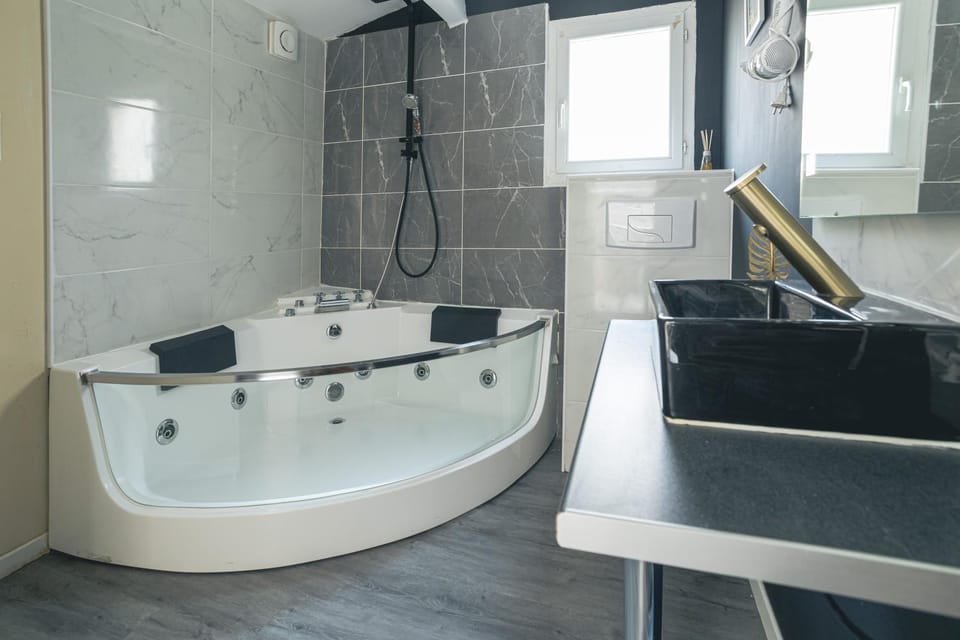 Hot Tub, Bathroom, Bath