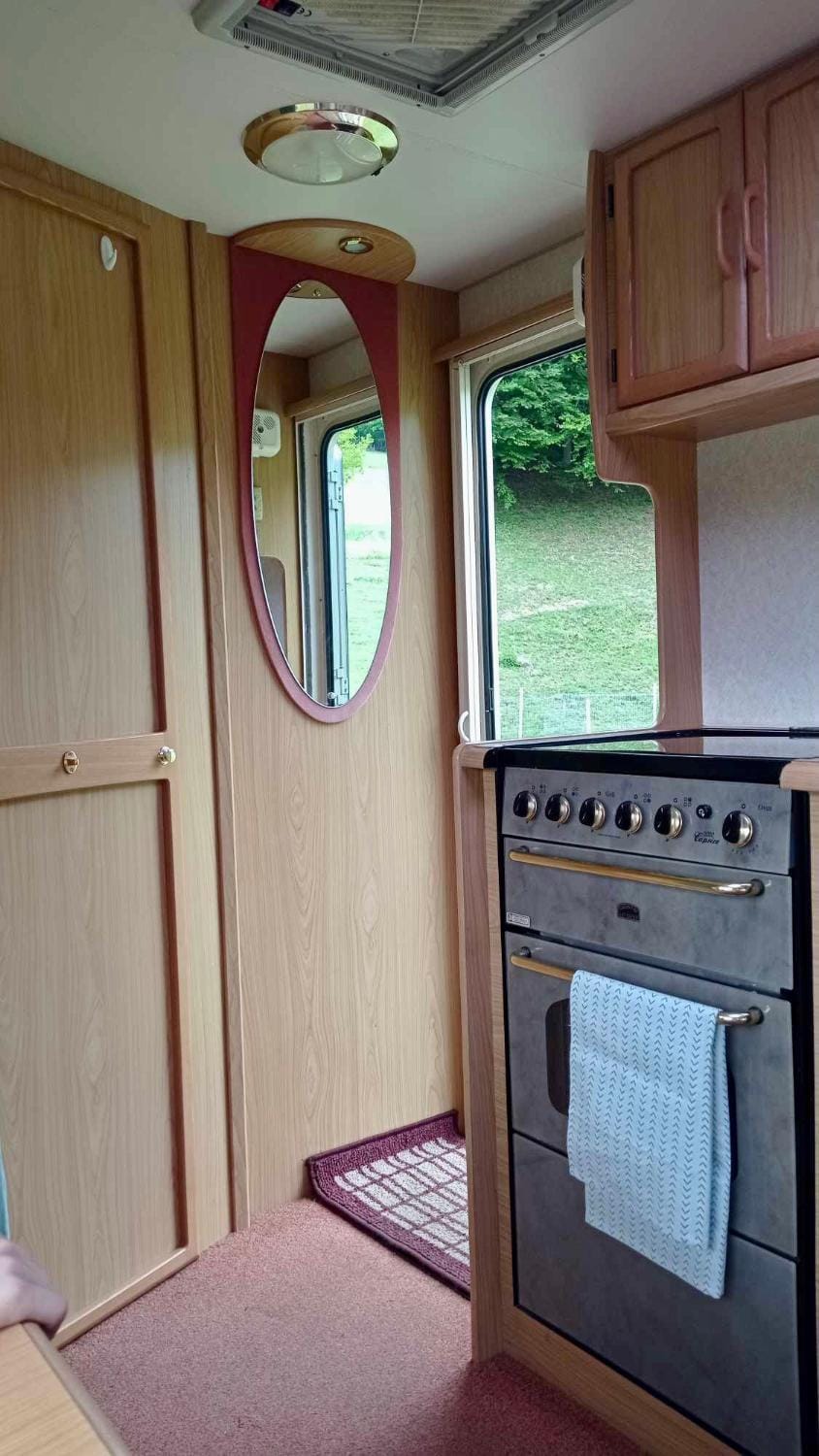 Kitchen or kitchenette, stove