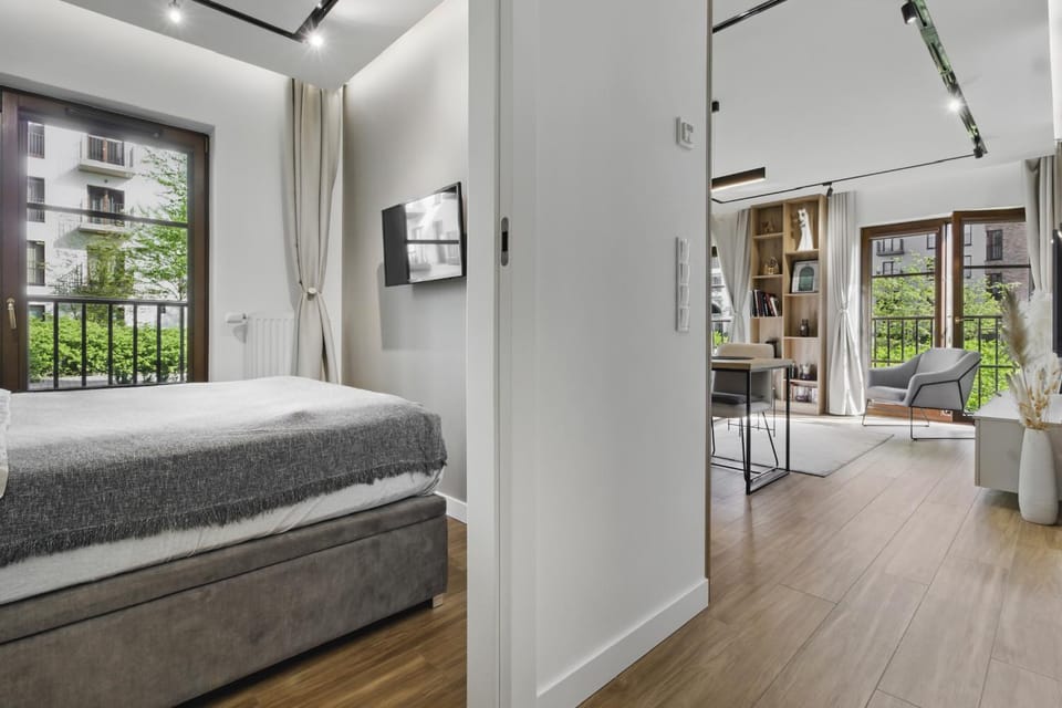Bed, TV and multimedia, Living room, Bedroom