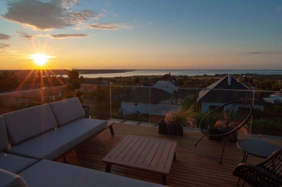 Patio, Lake view, Sunrise, Sunset