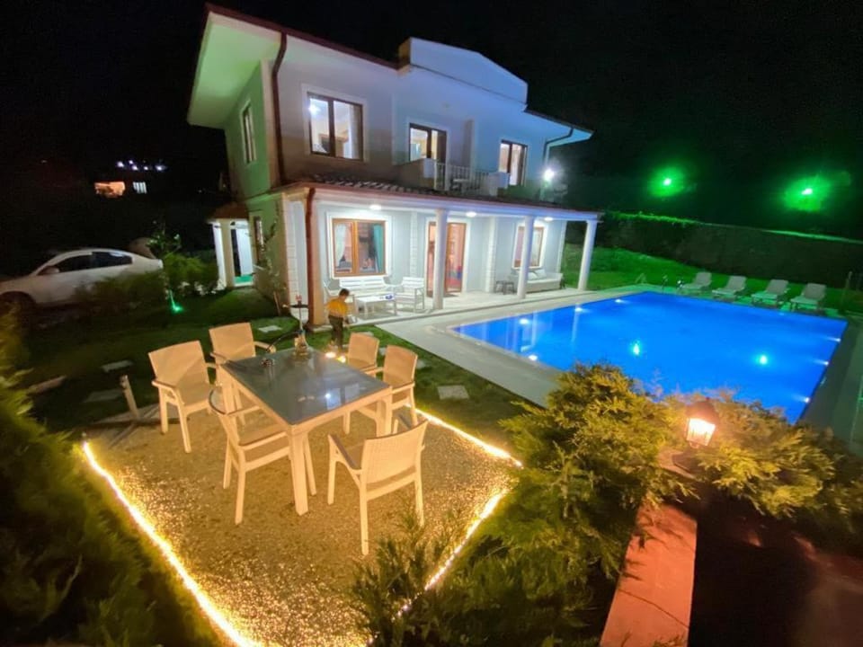 King Bungalow Sapanca Villa in Turkey