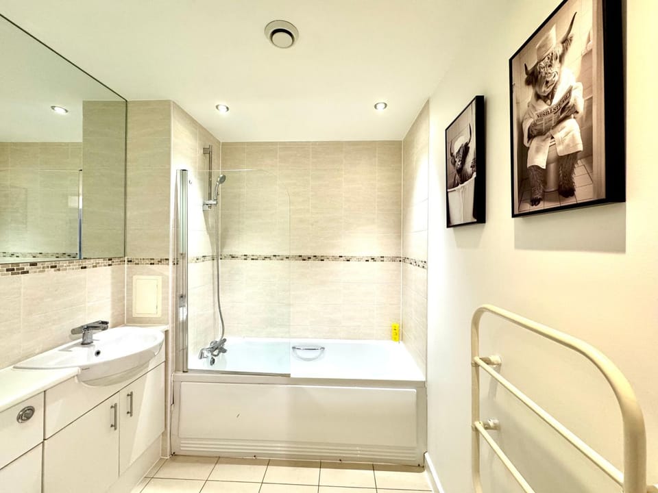 Shower, Bathroom, Bath, towels