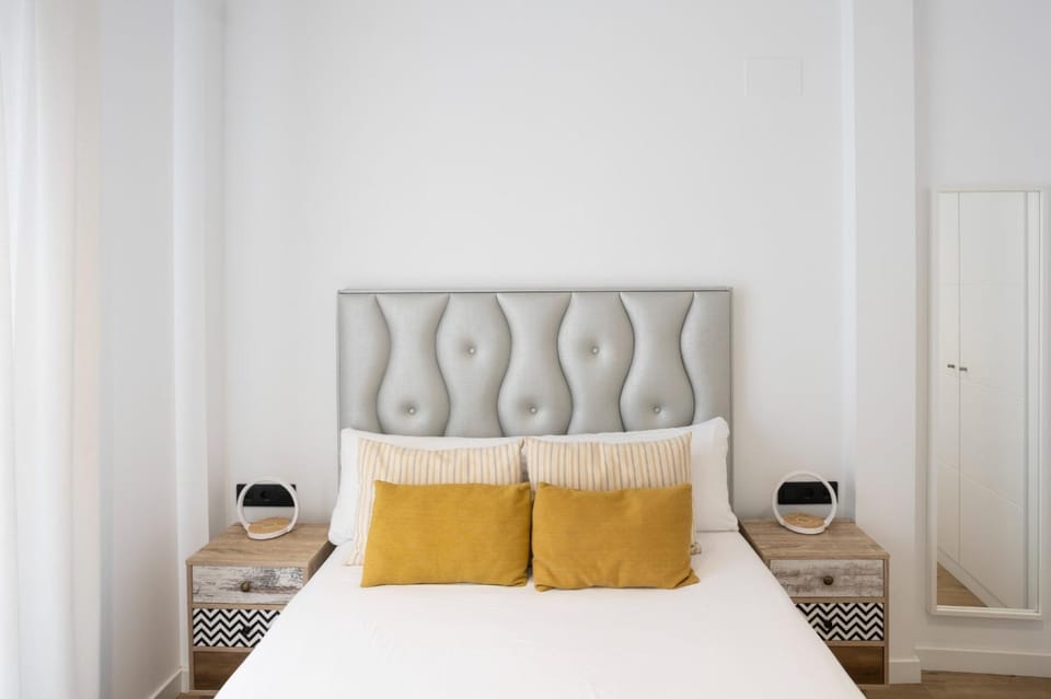 Bed, Photo of the whole room, Bedroom