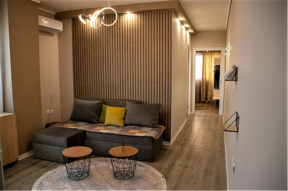 JuKeBoX Suite 2 BEDROOMS - BIG BALCONY Apartment in Thessaloniki