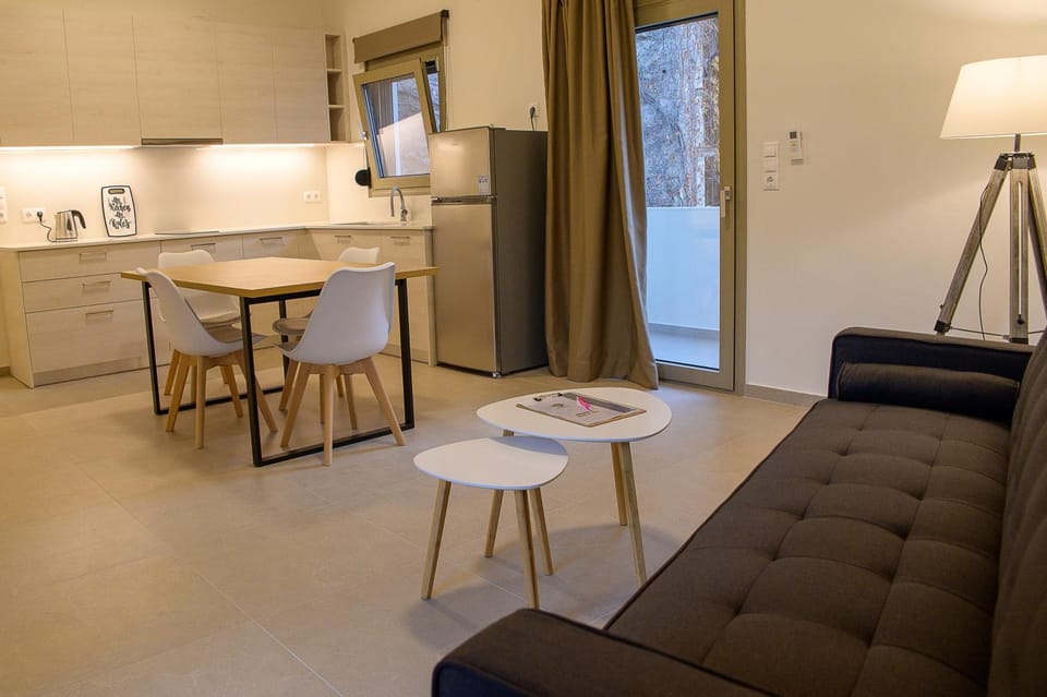 Seating area, Dining area