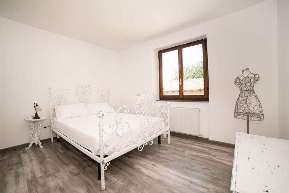LA CORTE SUL LAGO Apartment hotel in Province of Lecco