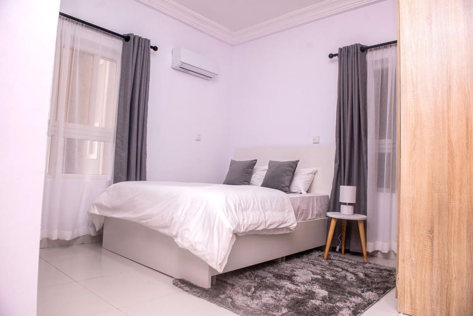 Bed, Photo of the whole room, Bedroom, air conditioner