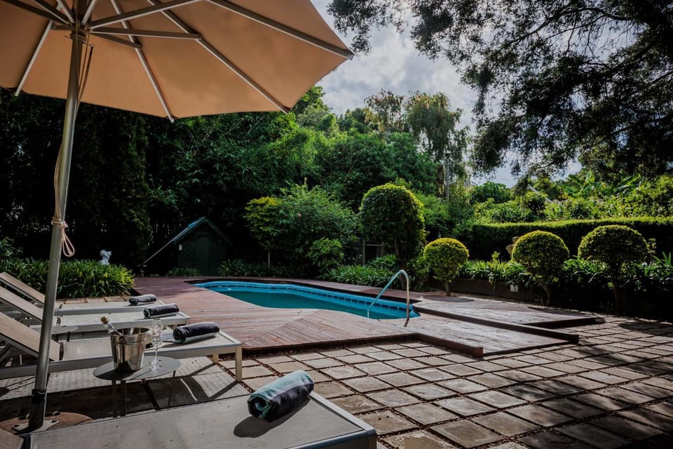 Garden view, Pool view, Swimming pool, sunbed