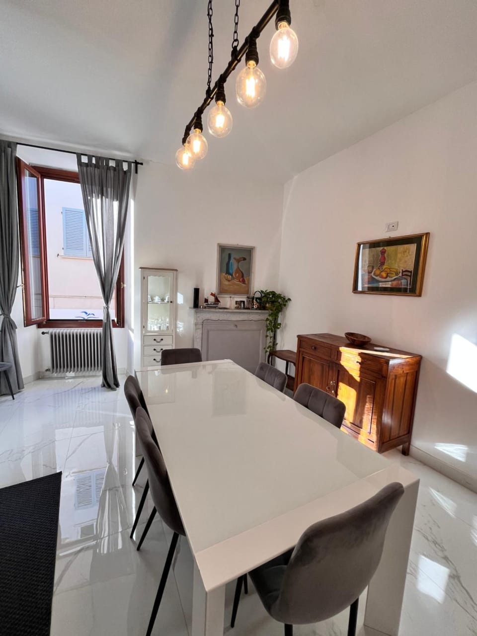 Living room, Seating area, Dining area