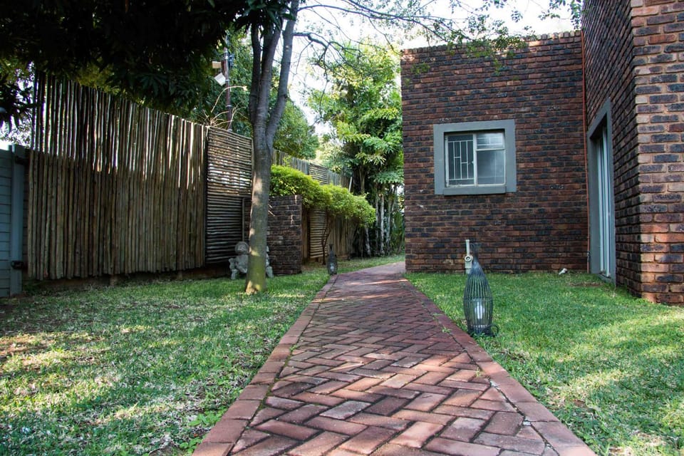 Property building, Spring, Day, Garden, Garden view