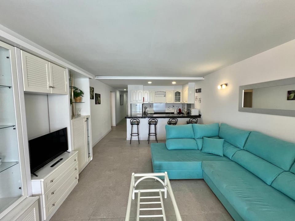 Communal lounge/ TV room, Seating area, Dining area