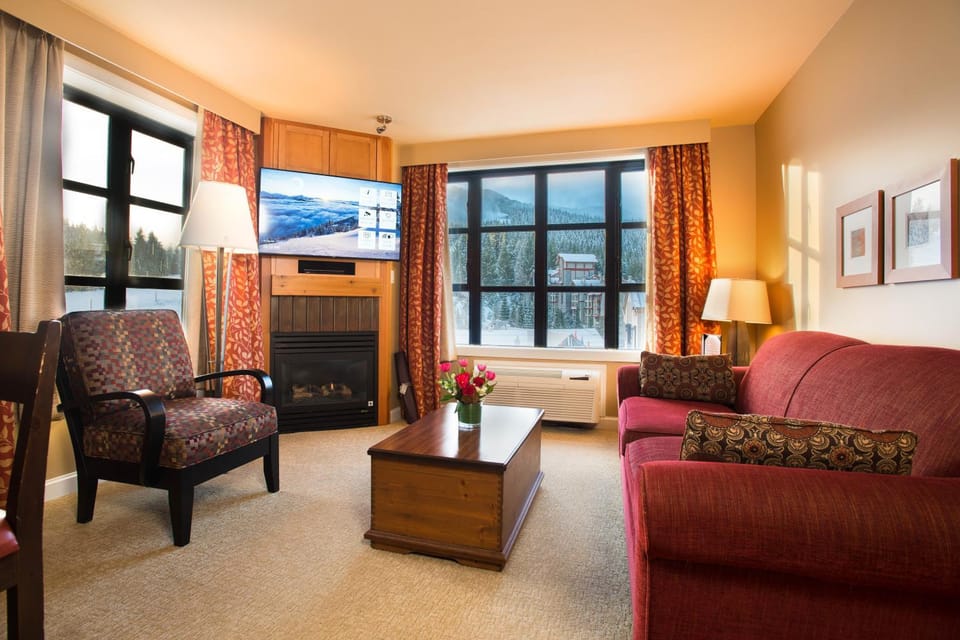 TV and multimedia, Living room, Seating area