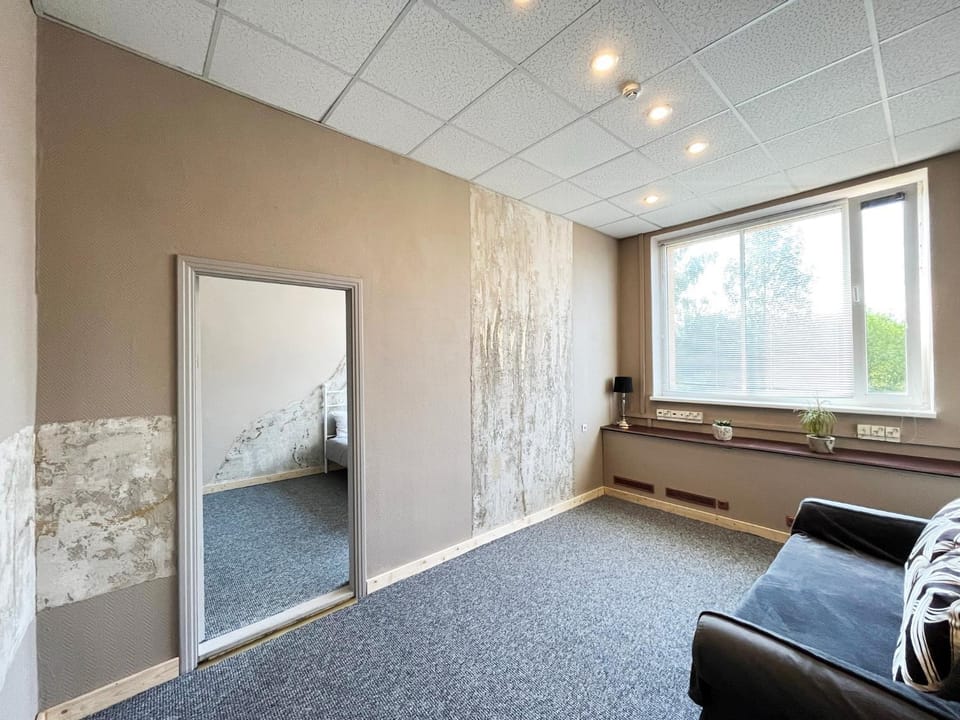 Living room, Photo of the whole room