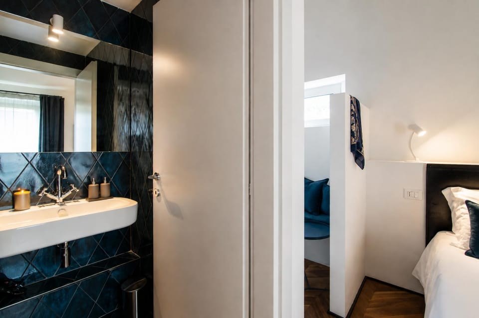 Bathroom, Bedroom