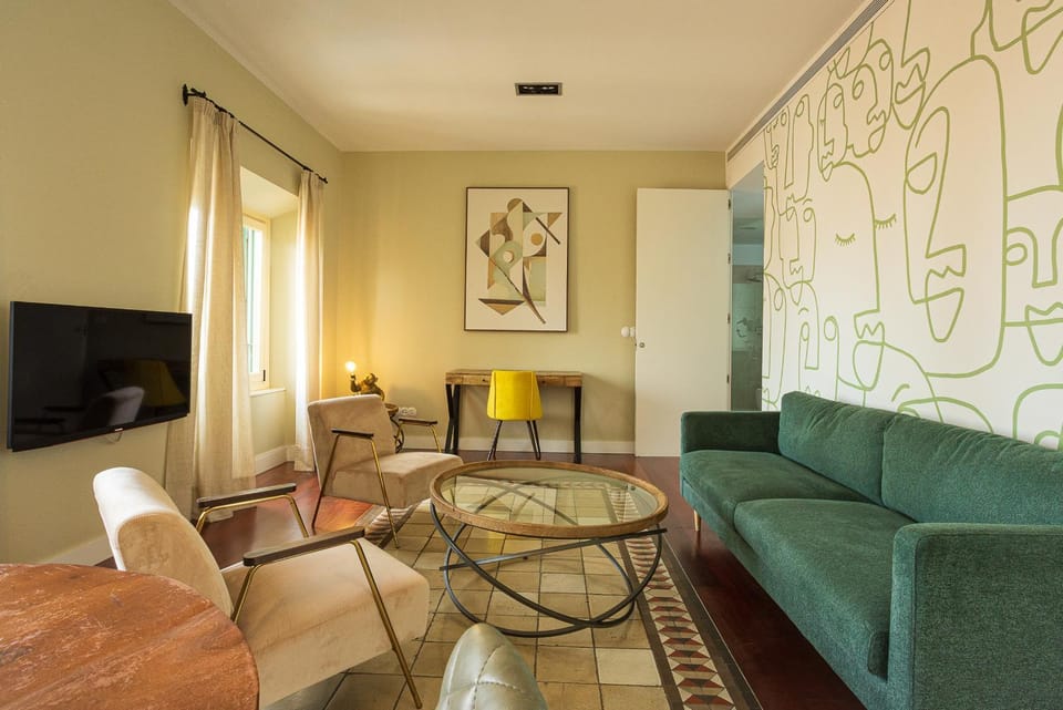 Communal lounge/ TV room, TV and multimedia, Living room, Seating area