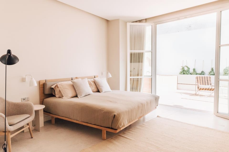 Bed, Balcony/Terrace, Photo of the whole room, Bedroom
