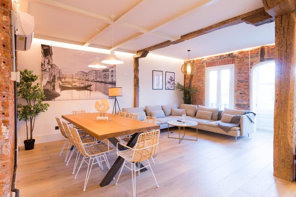 Lounge or bar, Dining area