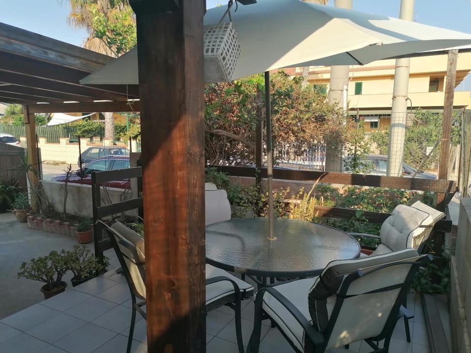 Property building, Day, Garden