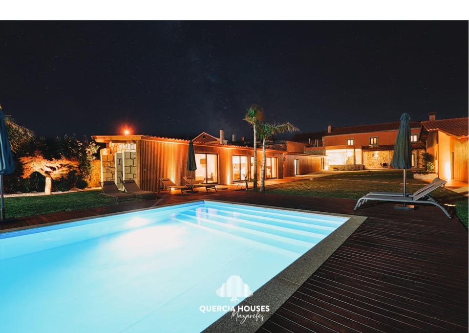 Property building, Swimming pool, Swimming pool