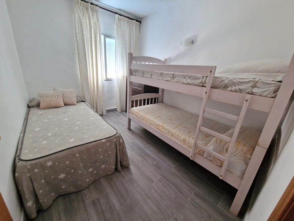 Bed, Bedroom, bunk bed