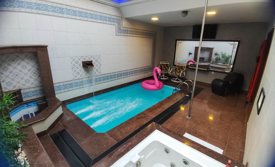 Swimming pool, Swimming pool