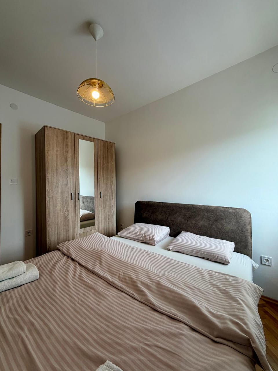 Bed, Photo of the whole room, Bedroom, wardrobe