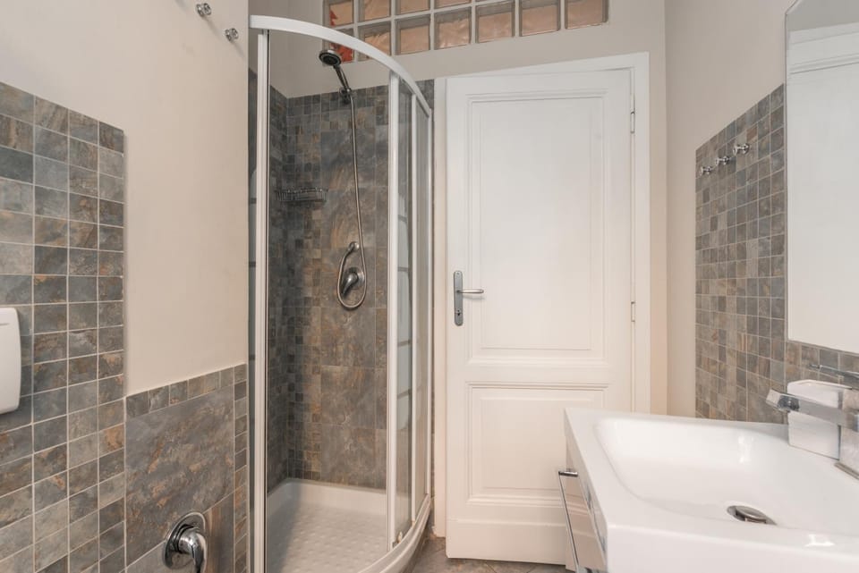 Shower, Facade/entrance, Bathroom