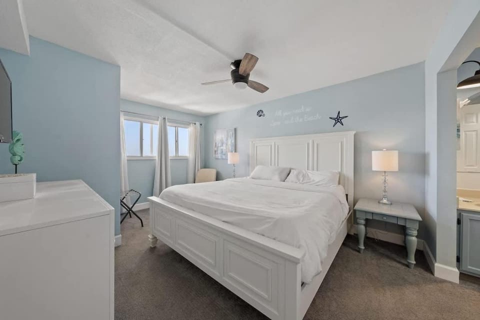 The Summit 919 House in Upper Grand Lagoon